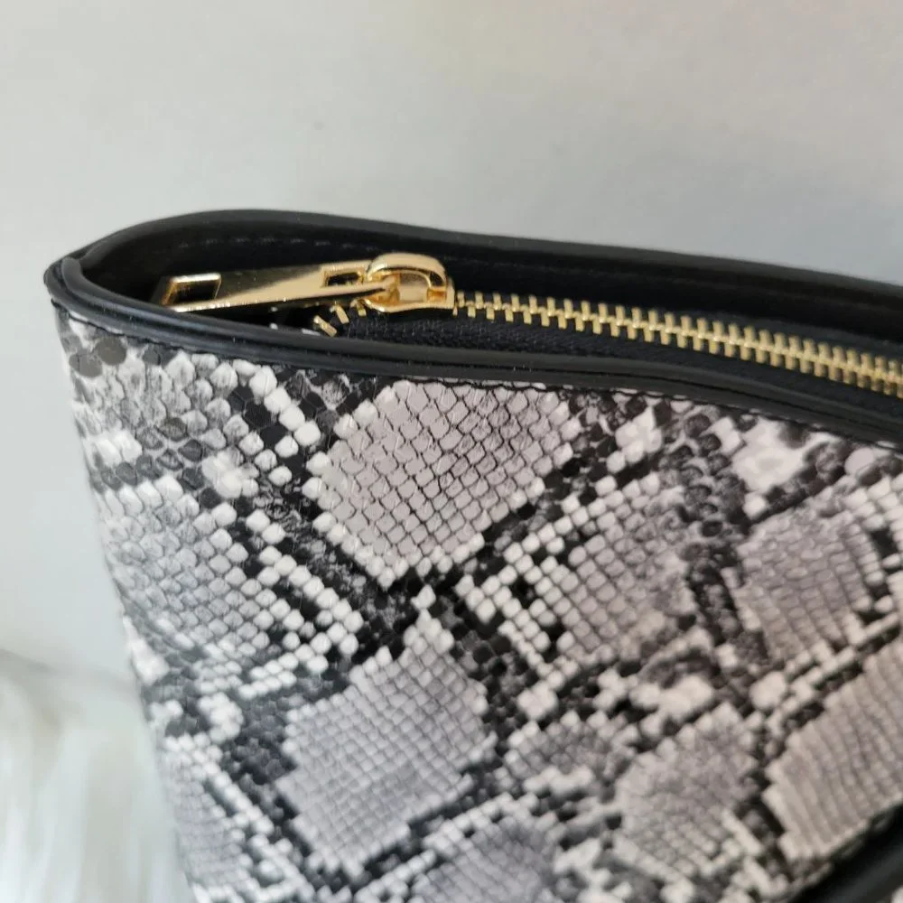 Park Ave Collection Oversized Faux Snake Tote